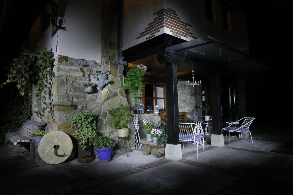Agroturismo Ibarra Guest House Amorebieta-Etxano Exterior photo
